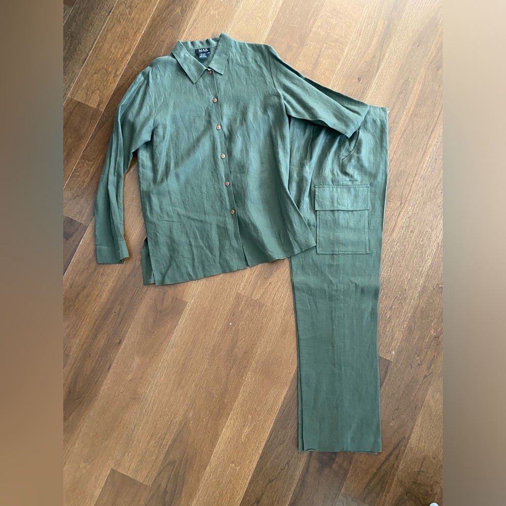 2 piece Linen sage green outfit cargo style pant with matching shirt size 6
